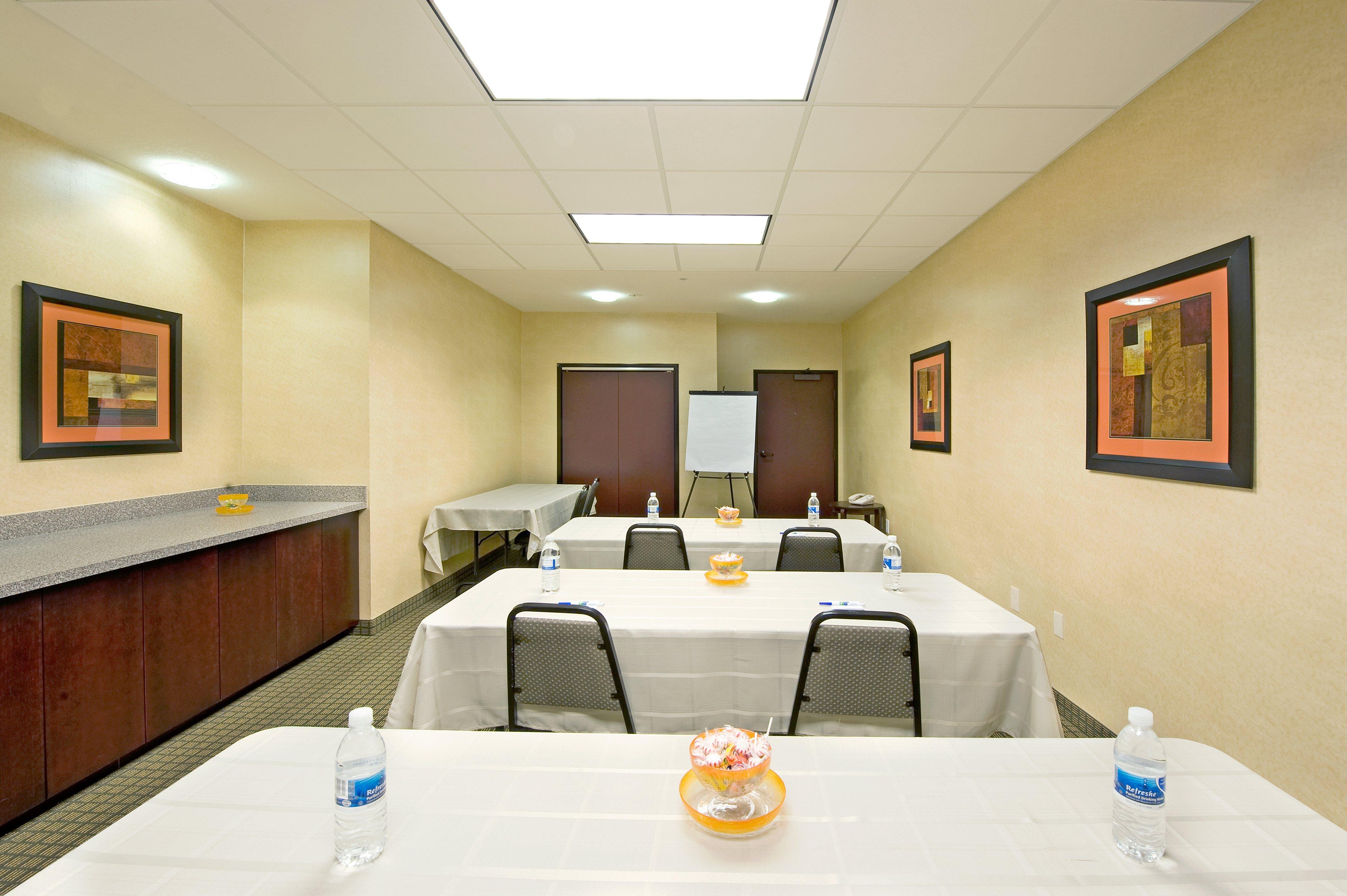 Holiday Inn Express & Suites Willcox Bagian luar foto