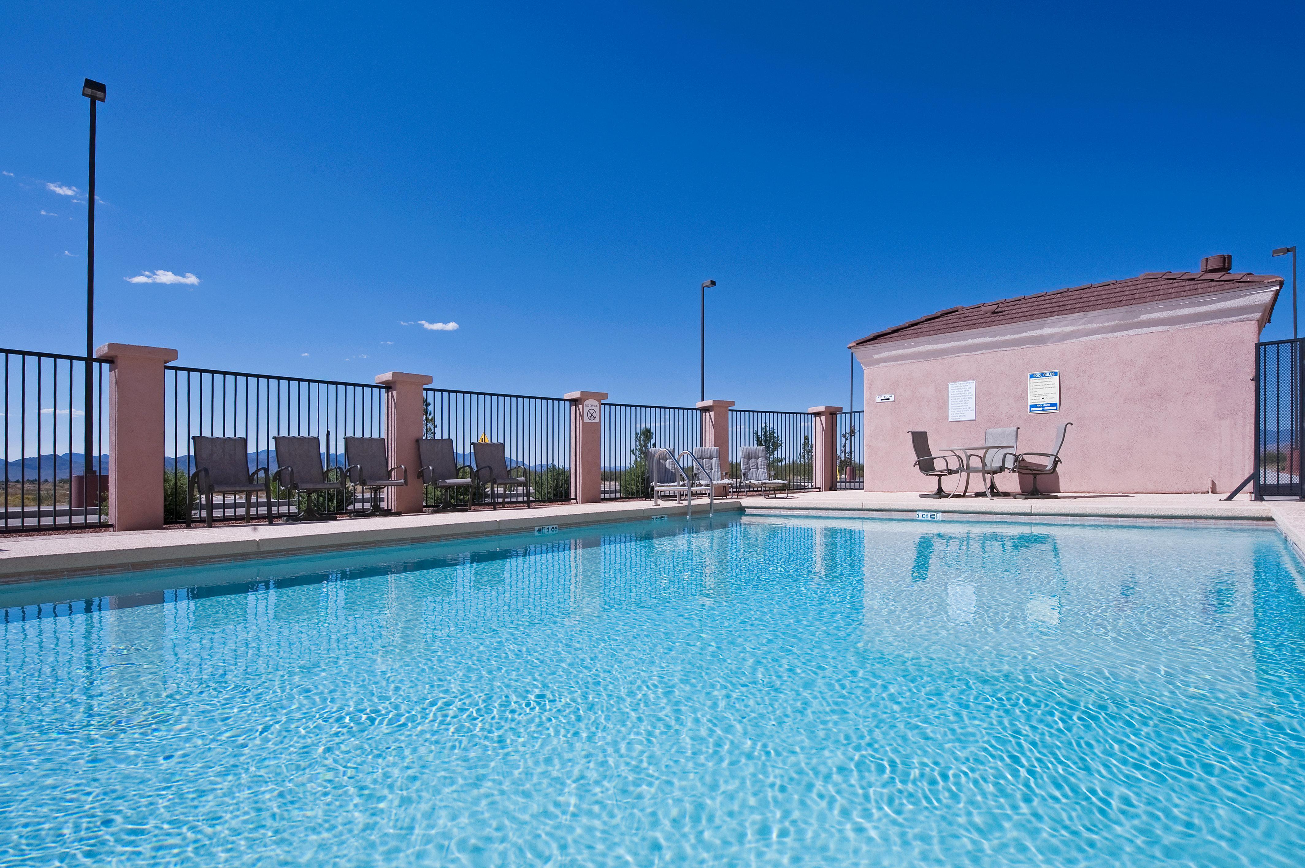 Holiday Inn Express & Suites Willcox Bagian luar foto
